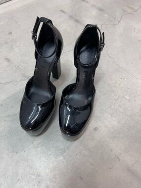 Gianni Bini Black Patent Platform Ankle-Strap Block Heels